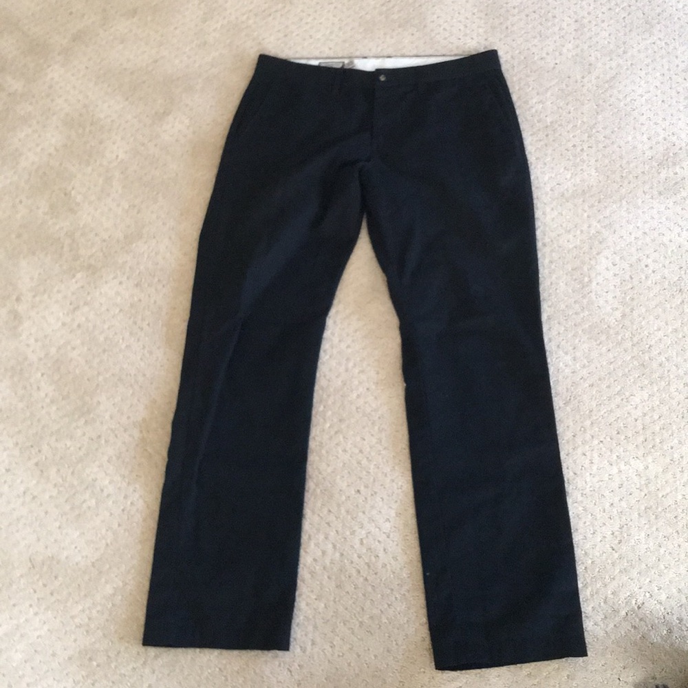 Black Volcom Pants “Size 33”